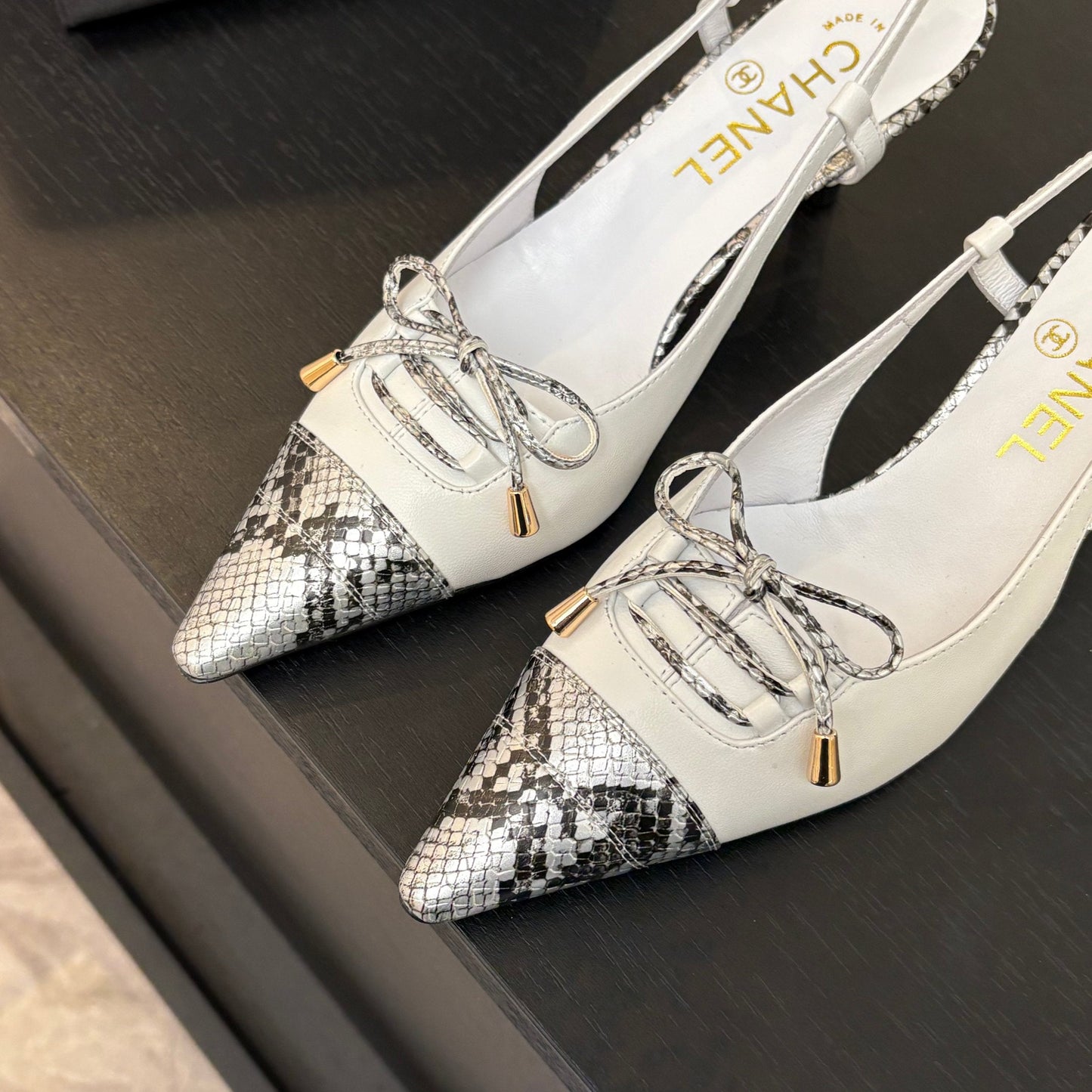 HIGH HEEL SLINGBACKS 65 MM IN WHITE WITH SNAKESKIN PATTERN LAMBSKIN