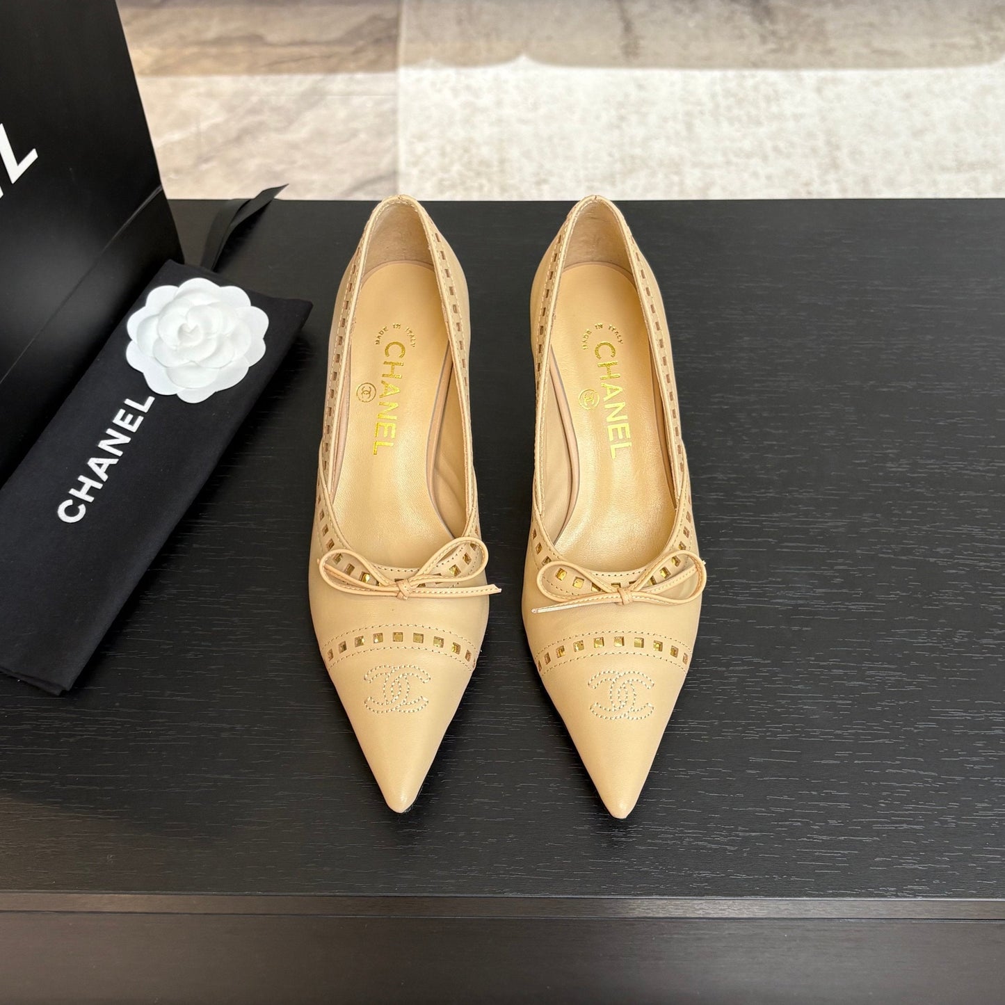 HIGH HEEL PUMP 65 MM IN FLAX YELLOW LAMBSKIN