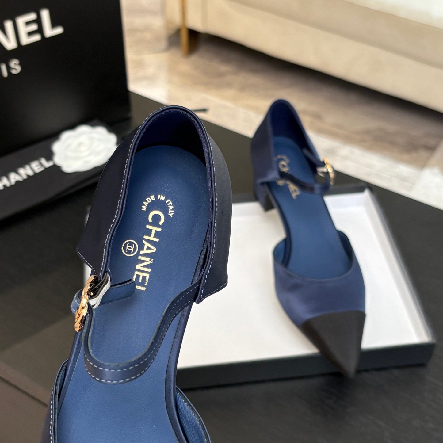 BLOCK HEEL SLINGBACKS IN NAVY BLUE MIX BLACK SILK FABRIC
