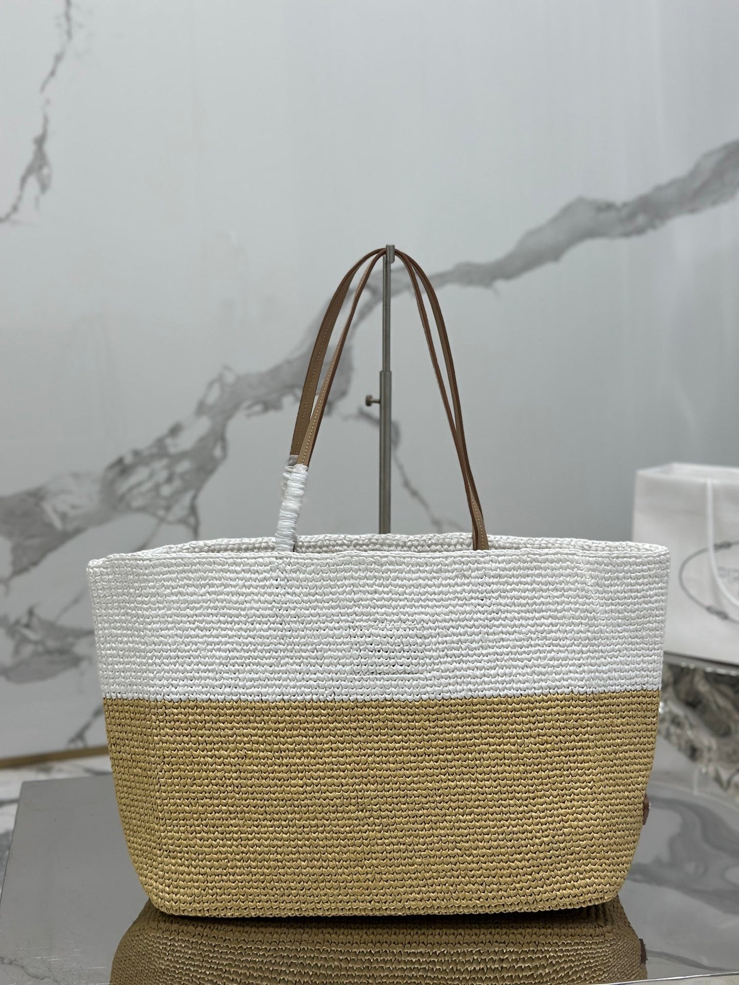 LARGE TOTE BAG 37 IN WHITE MIX BEIGE RAFFIA AND BROWN CALFSKIN HANDLE