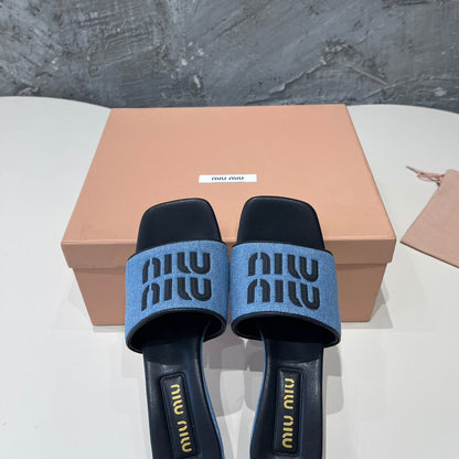 BLACK HIGH HEEL WITH AZURE BLUE STRAPS