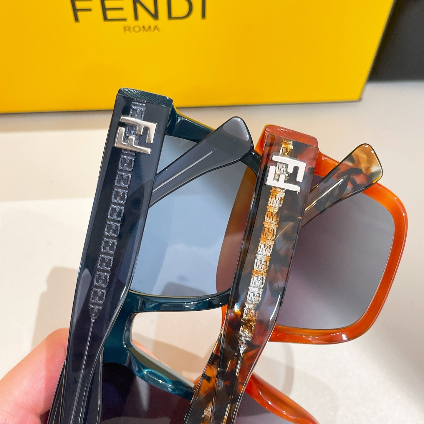 ROMA SQUARE FRAME SUNGLASSES FFF0053 IN ACETATE