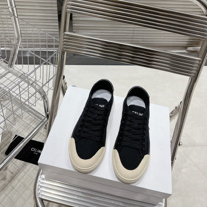 JANE SNEAKERS LOW LACE-UP WITH TRIOMPHE PATCH IN CANVAS AND CALFSKIN BLACK