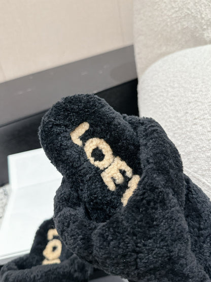 LW SHEARLING THONG SLIPPER IN BLACK
