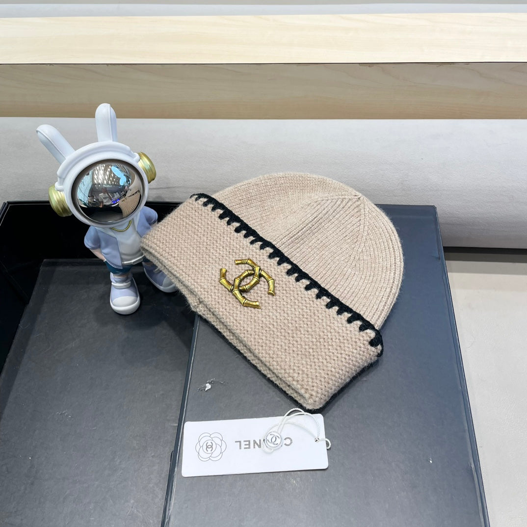 BEANIE HAT IN CAMEL BEIGE WOOL 419781