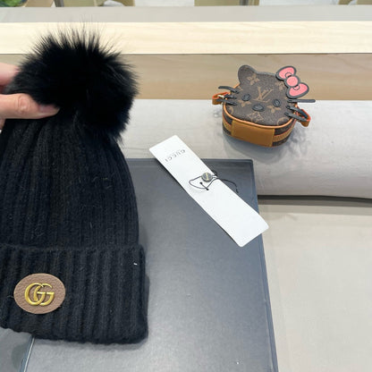 BEANIE HAT IN BLACK WOOL 422454