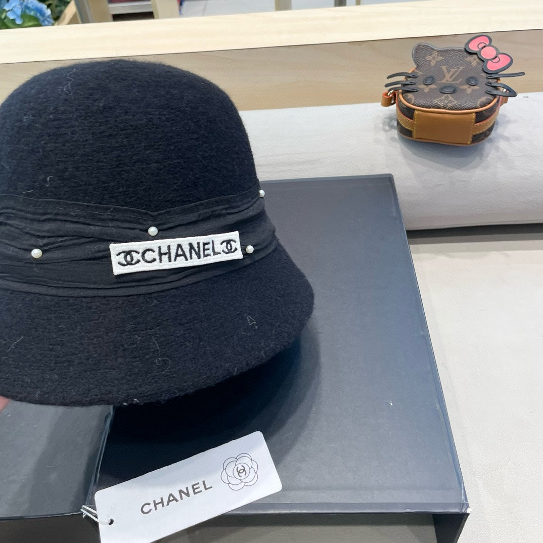 BUCKET HAT IN BLACK WOOL BLEND 426247