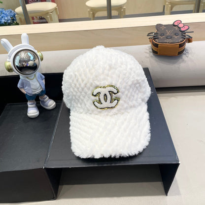 BASEBALL CAP IN WHITE FLEECE 431372