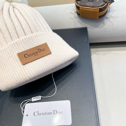 KNITTED BEANIE HAT IN BEIGE WOOL AND FOX FUR 435034
