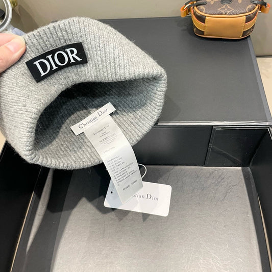 KNITTED BEANIE HAT IN LIGHT GRAY WOOL AND RABBIT FUR 439675