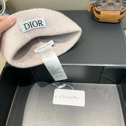 KNITTED BEANIE HAT IN LIGHT BEIGE WOOL AND RABBIT FUR 439679