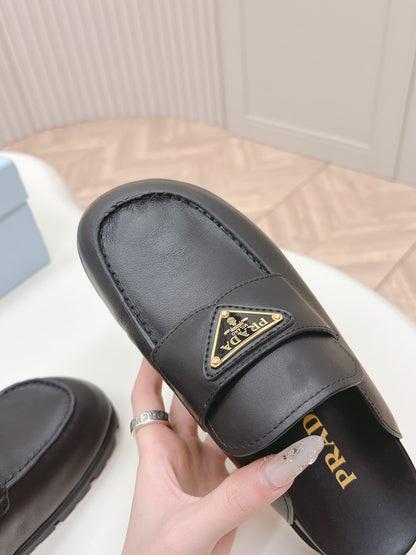 PRA SABOTS MULES BLACK CALFSKIN
