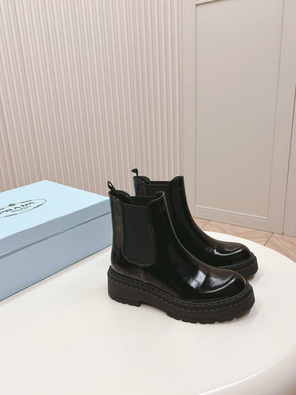 PRA BRUSHED BOOTIES GLOSSY BLACK CALFSKIN