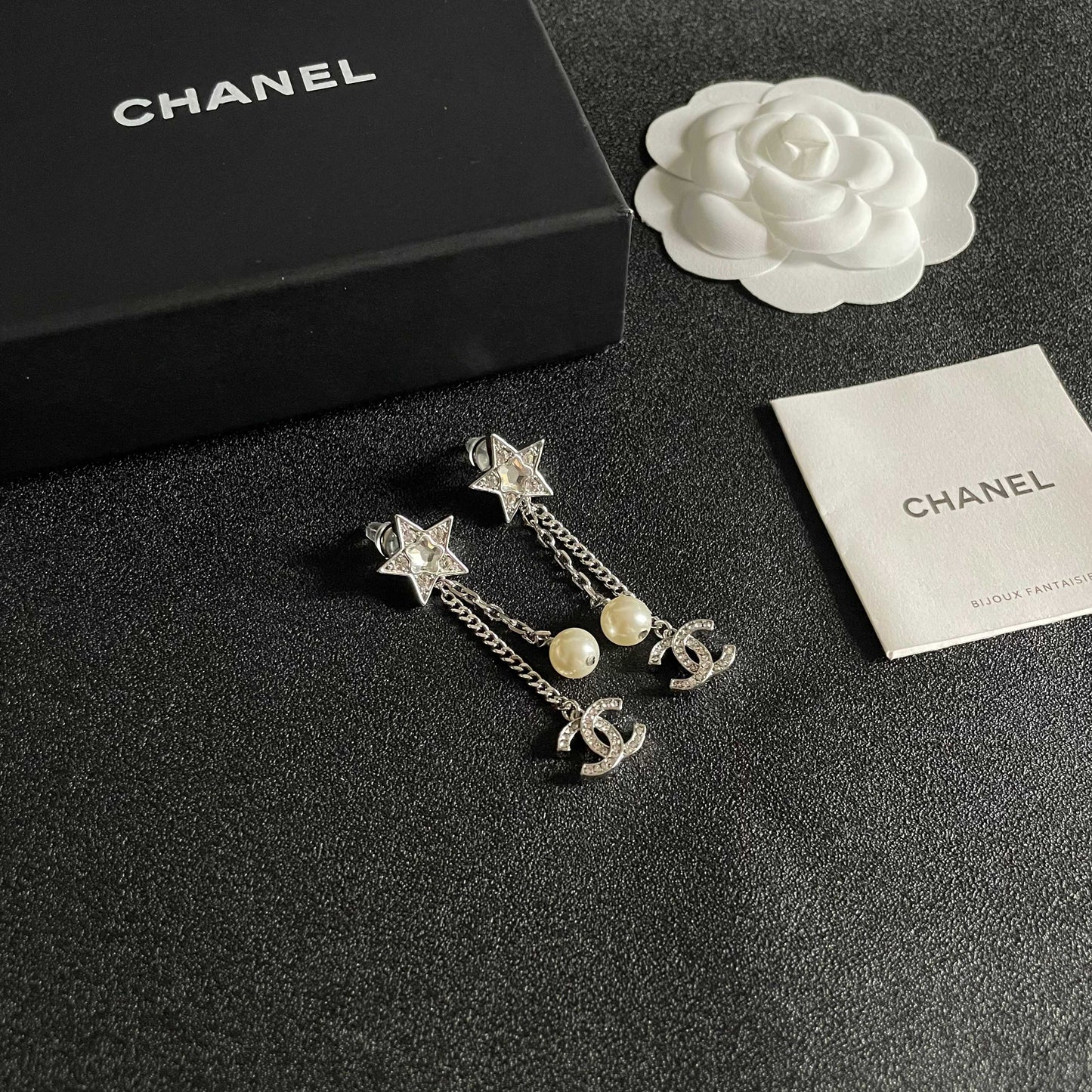 DOUBLE C STUD EARRINGS WITH STAR STONE DOUBLE CHAINS ONE WITH LOGO AND ONE WITH PEARL