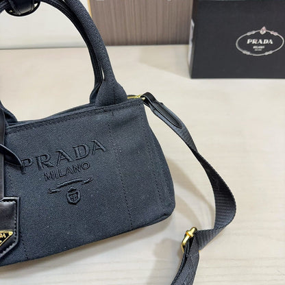 EMBOSSED LOGO TOTE BAG 30 IN BLACK FABIC