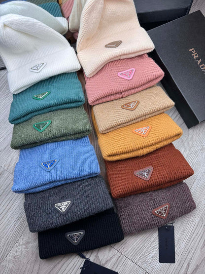 BEANIE HAT IN MUSTARD YELLOW WOOL 332397