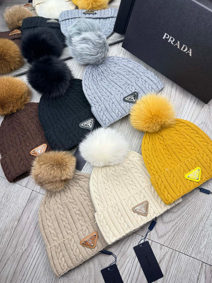 BEANIE HAT IN CHOCOLATE BROWN WOOL 352364