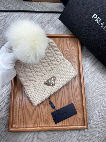 BEANIE HAT IN PARCHMENT BEIGE WOOL 352377