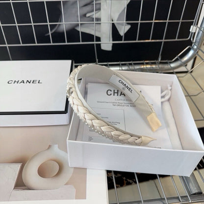 WHITE FABRIC HAIRBAND WITH PEARL CHAIN 412527