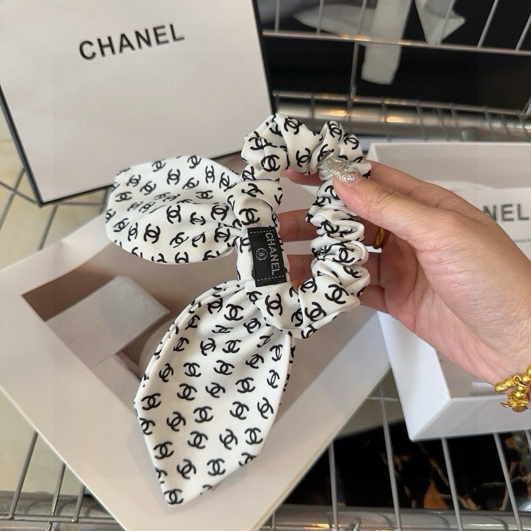 BLACK MIX WHITE MONOGRAM SILK SCRUNCHIES 432896