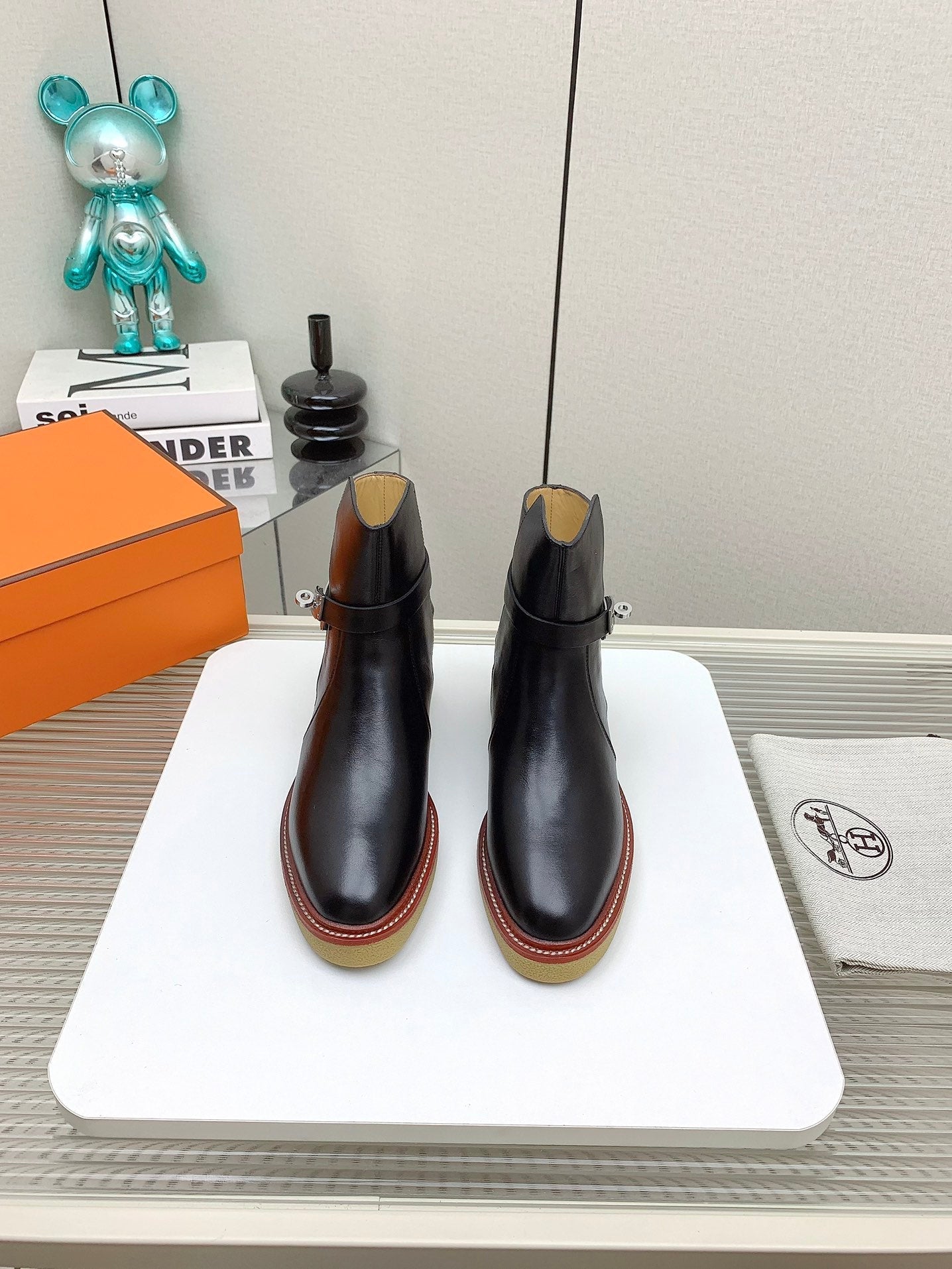 BOTINES HISTORY BOOTS IN BLACK CALFSKIN