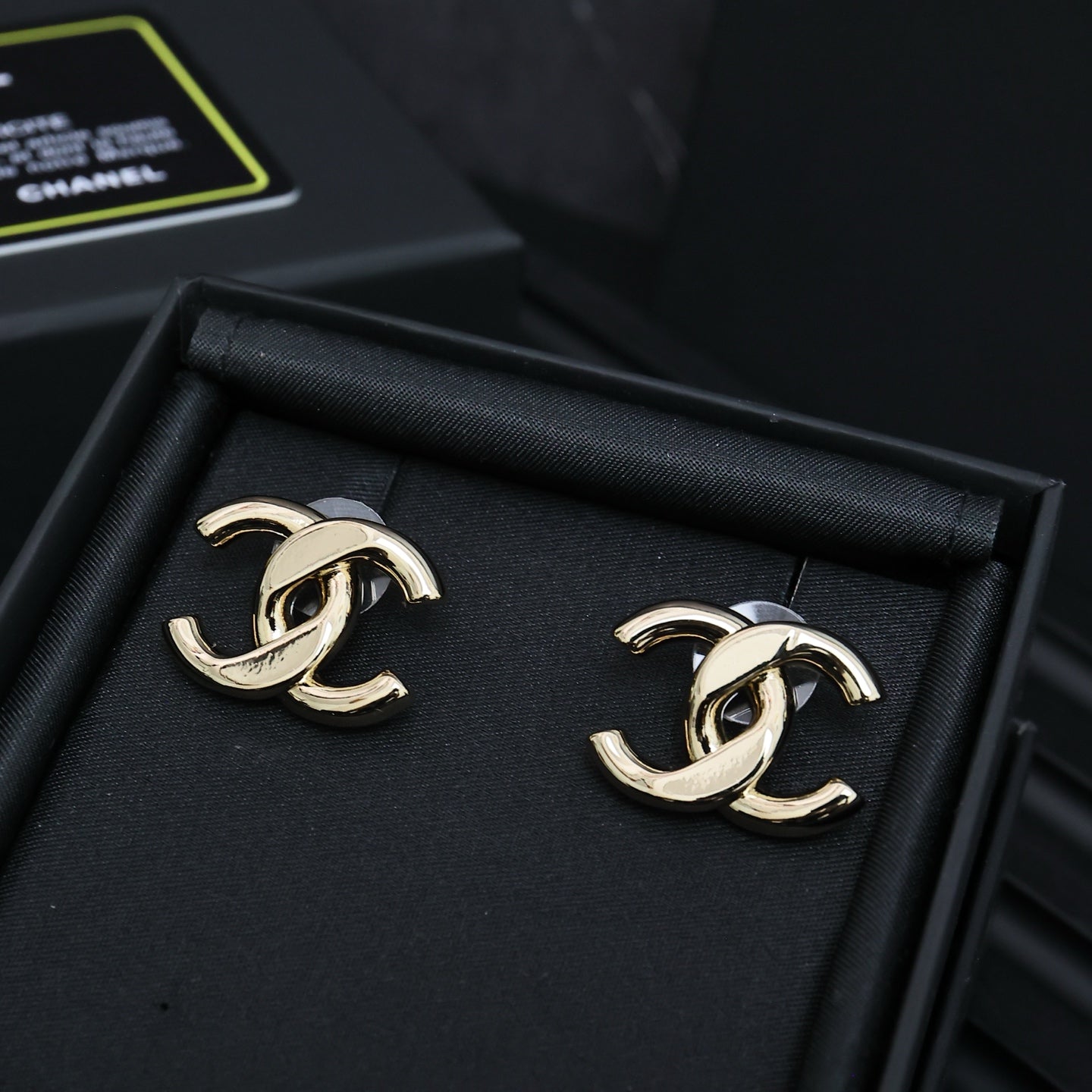 CC 25S DOUBLE C IN METAL EARRINGS