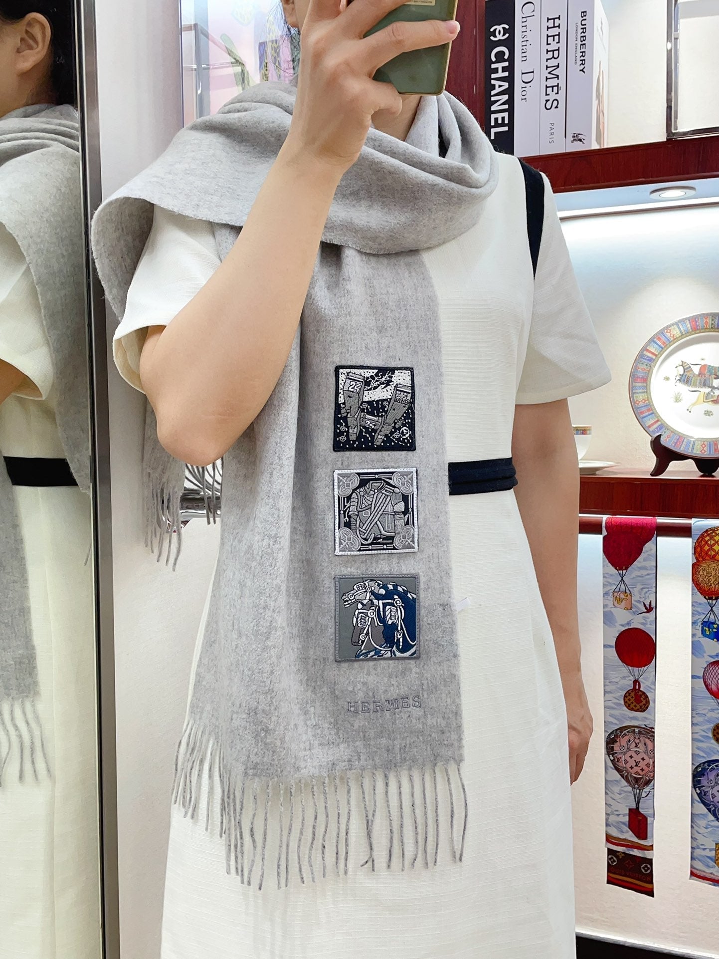 BADGES SOIE MUFFLER 180 CM SCRAF IN CLOUD GREY CASHMERE
