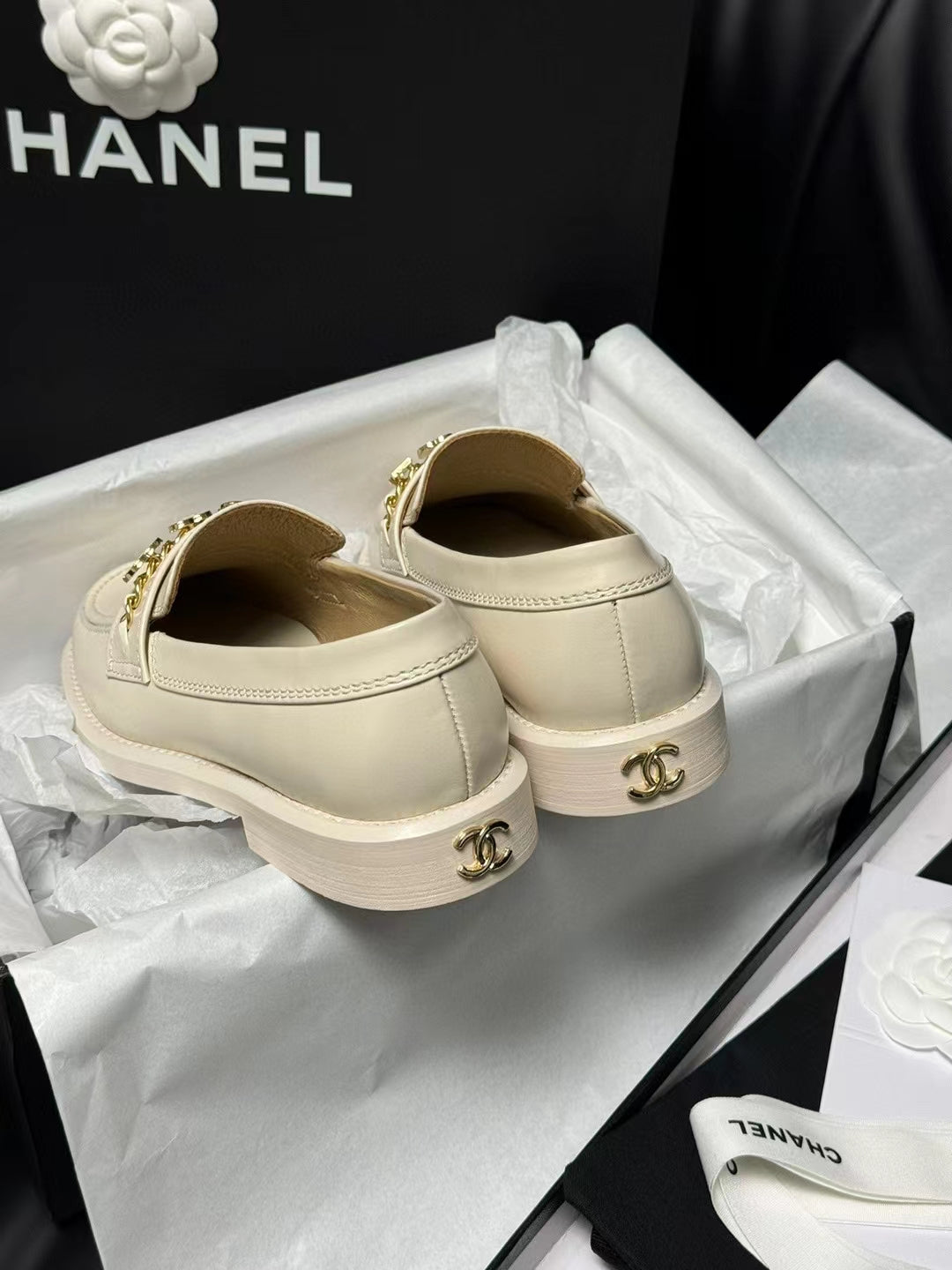 CC LOAFERS WHITE QUILTED CALFSKIN
