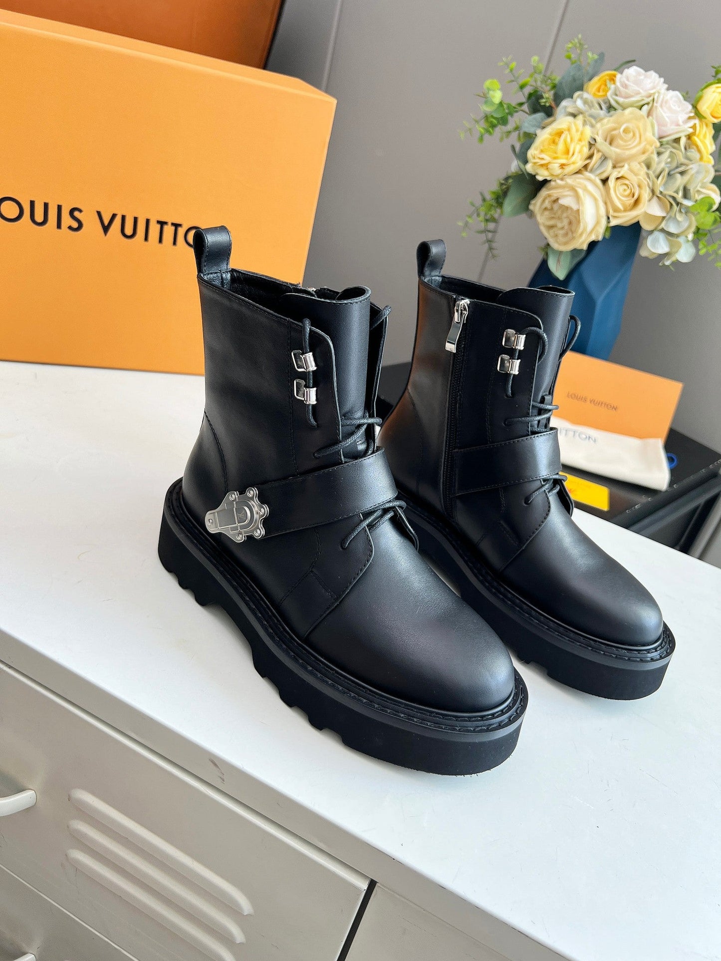 LV WOMEN'S BEAUBOURG ANKLE BOOT IN BLACK CALFSKIN