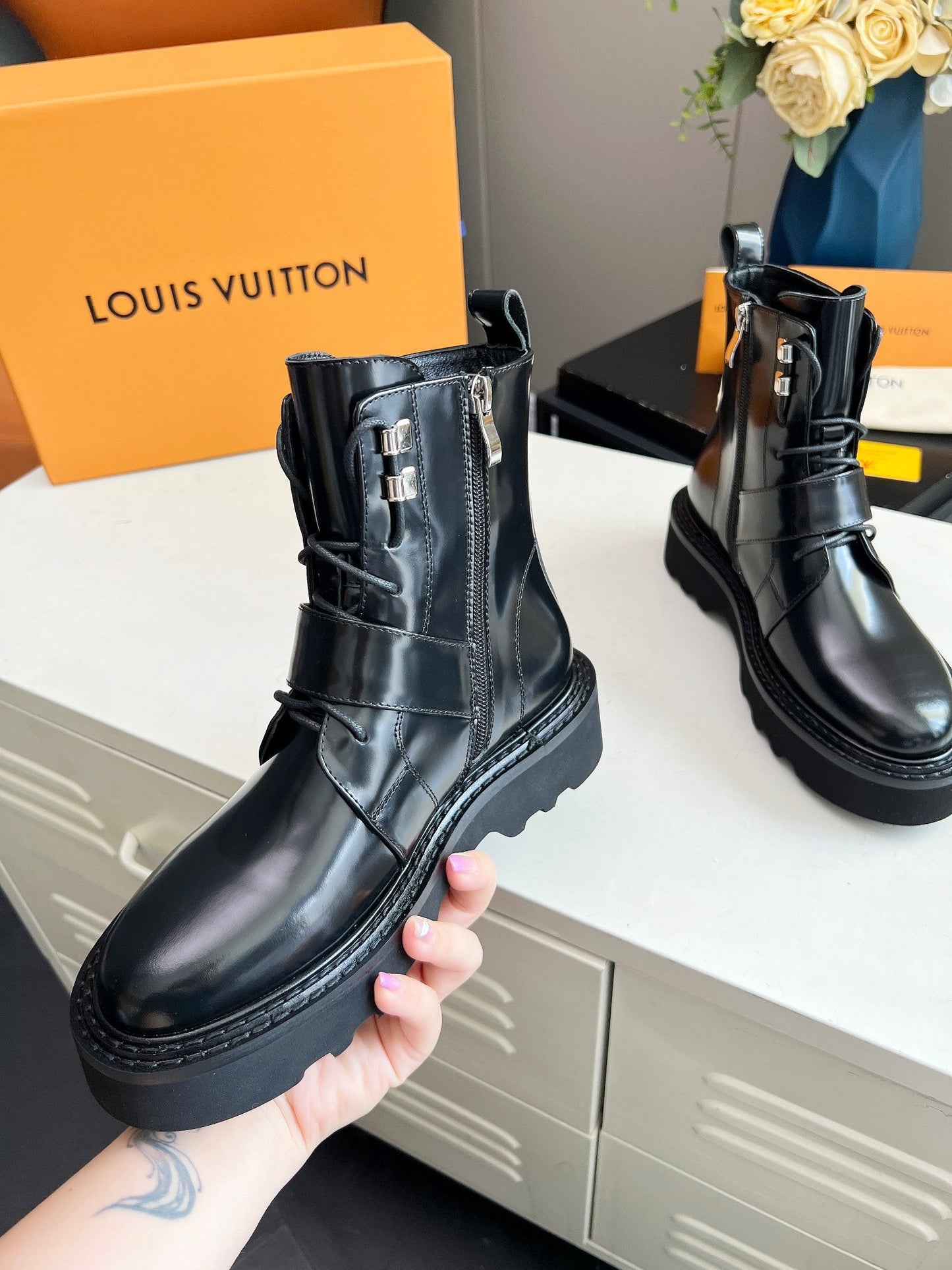 LV WOMEN'S BEAUBOURG ANKLE BOOT IN GLOSSY BLACK CALFSKIN