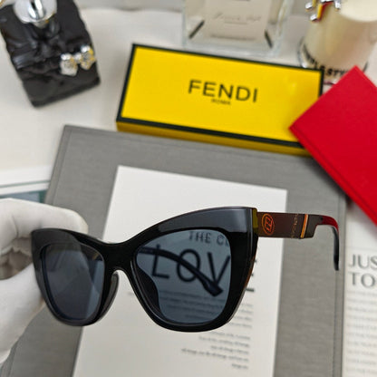 FF DIAMONDS CAT-EYE FRAME SUNGLASSES 58002 IN ACETATE