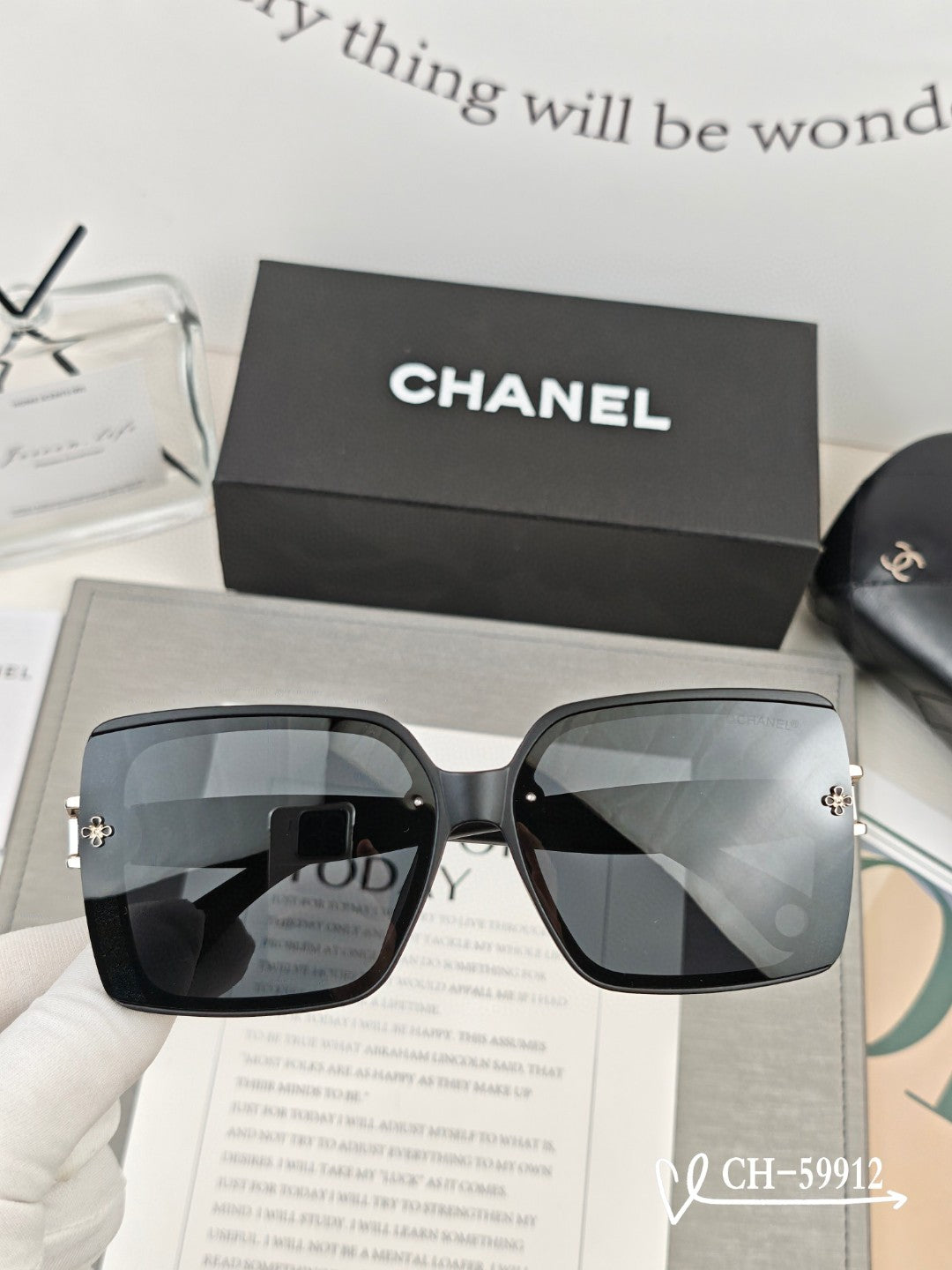 SQUARE SUNGLASSES 59912 IN ACETATE