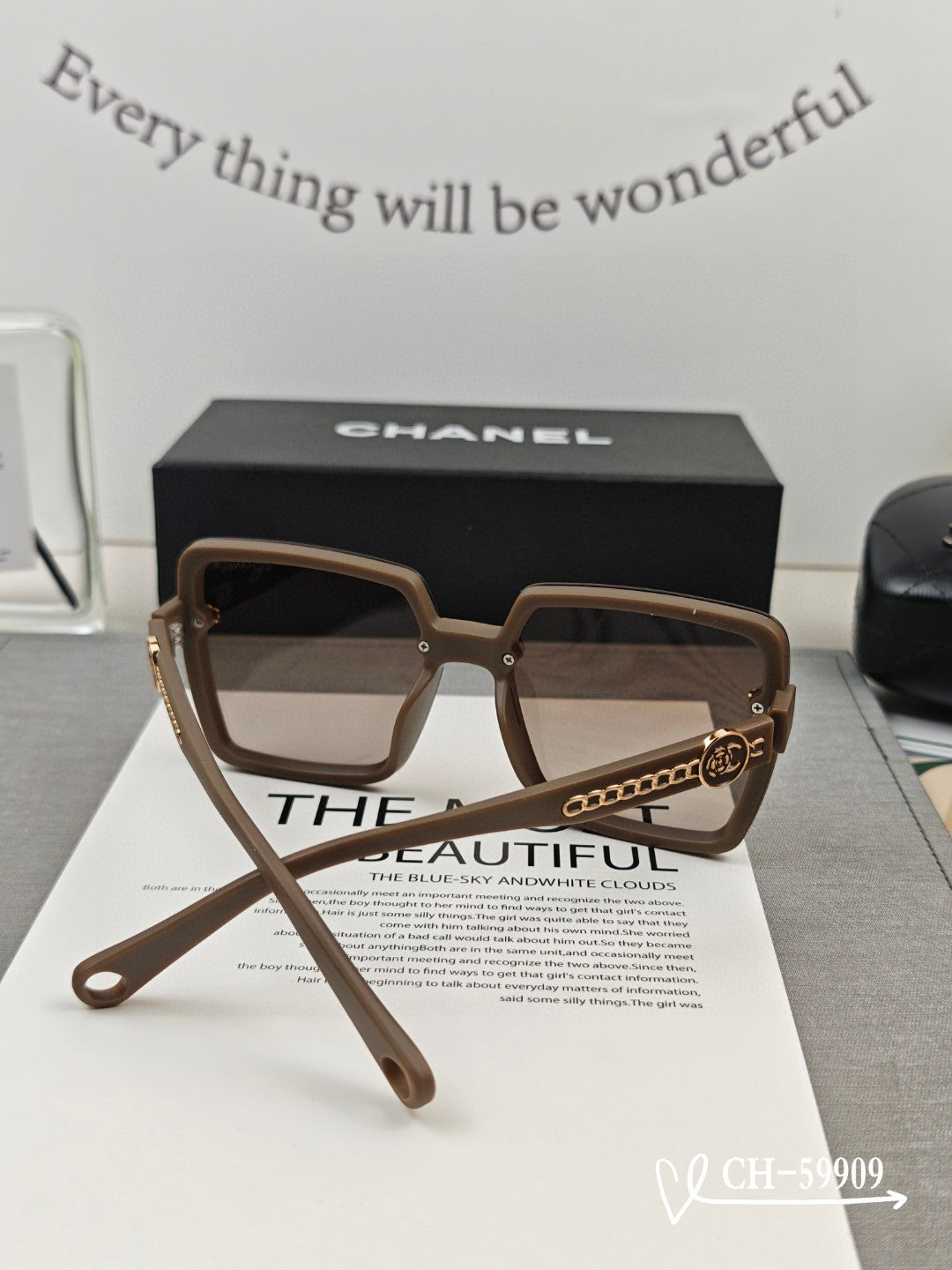 SQUARE SUNGLASSES 59909 IN BLACK TR FRAME WITH RESIN LENSES
