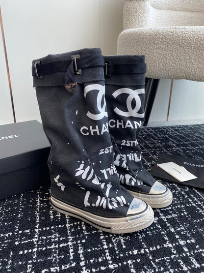 HIGH BOOTS IN BLACK CANVAS