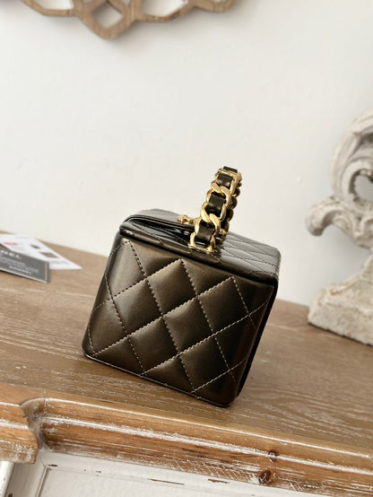 MINI VINTAGE COSMETIC BAG 11 IN MIKADO SHINY CALFSKIN GOLD HARDWARE