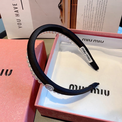 HAIR BAND IN BLACK COTTON ATTACHED PEARL CHAIN 418901