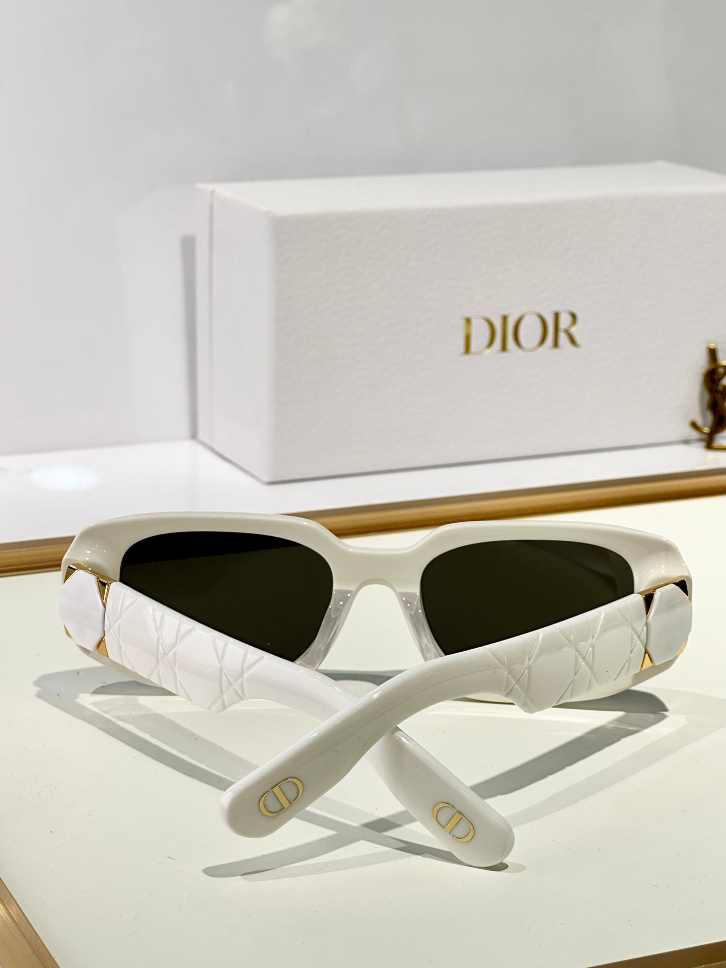 MONTAIGNE SUNGLASS LABY99.22 A3I IN ACETATE