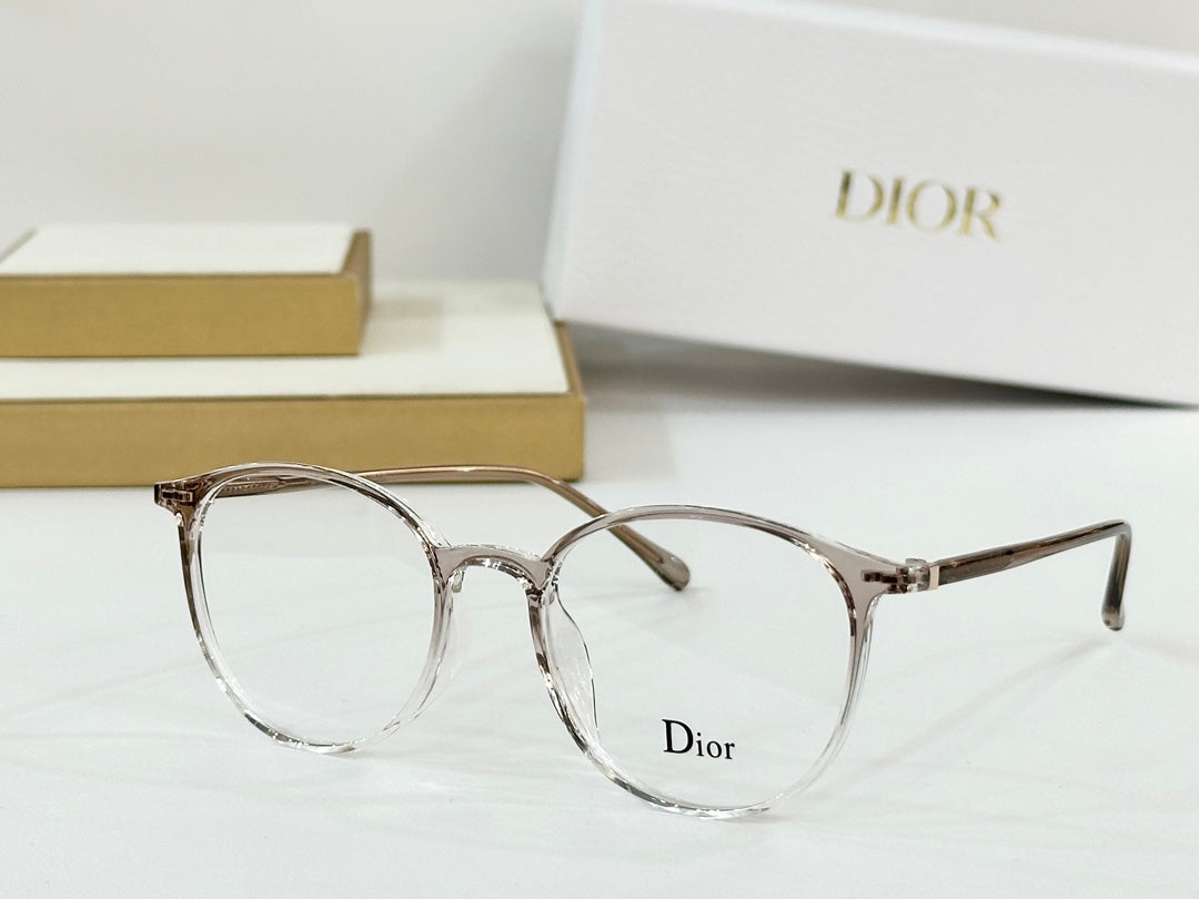 MONTAIGNE SUNGLASS CD S17F IN ACETATE