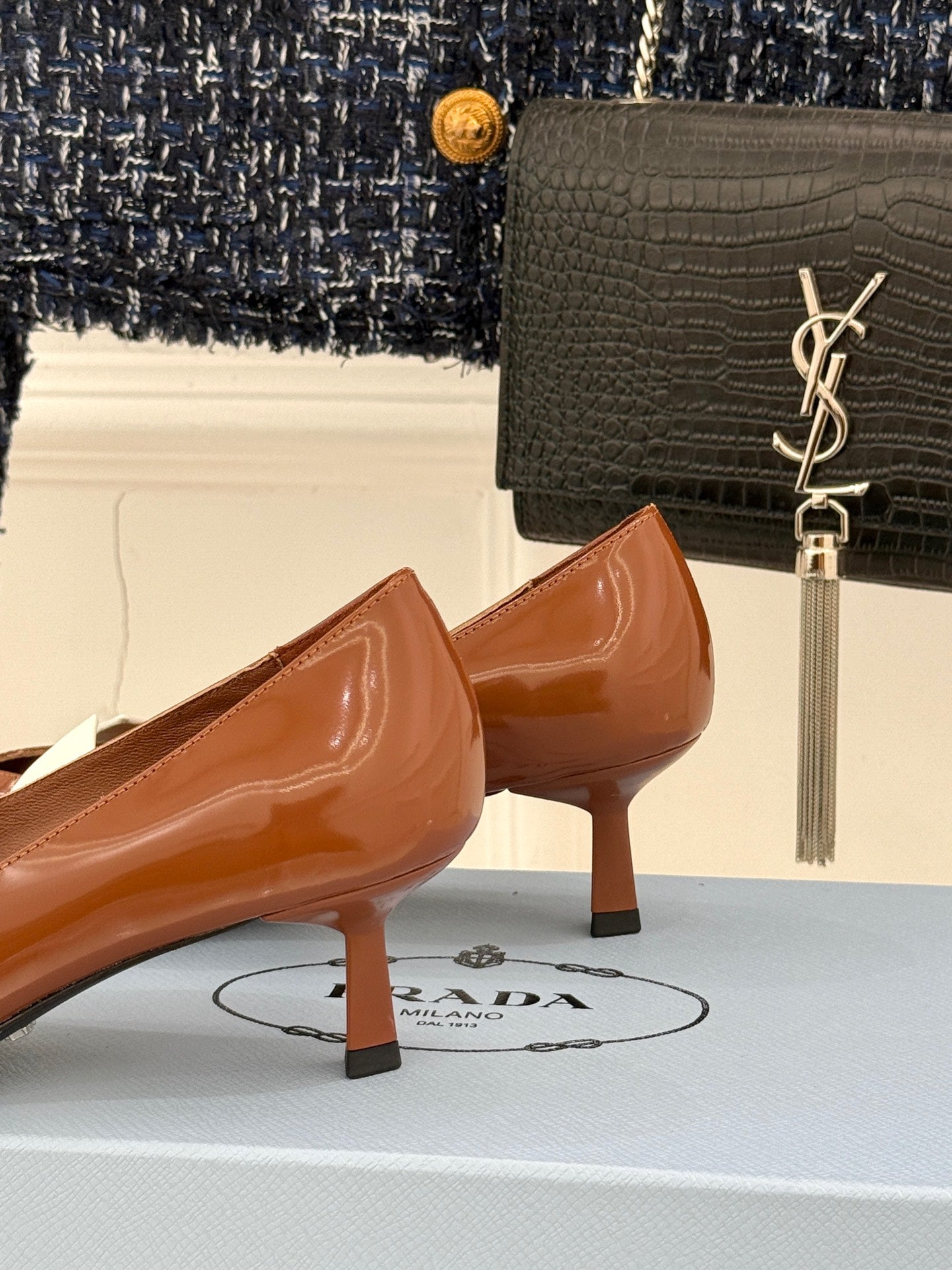 KITTEN HEEL PUMPS IN WHITE MIX BROWN CALFSKIN