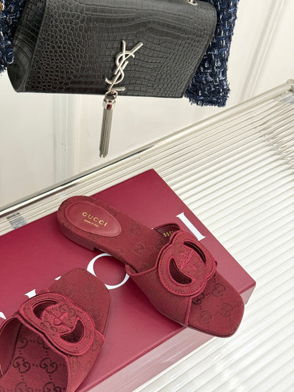 SLIDE SANDALS IN RED FABRIC EMBOSSED LOGO STYLE 4