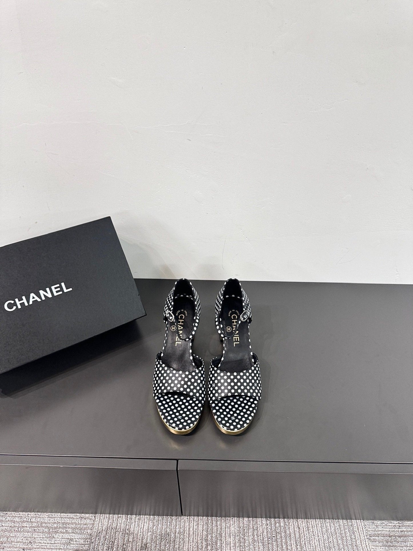 BLOCK HEEL SANDALS BLACK POLKA DOT SHEEPSKIN