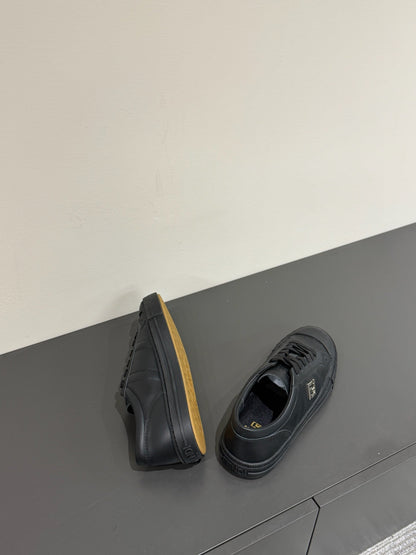 FF TRAINER SNEAKER IN BLACK CALFSKIN