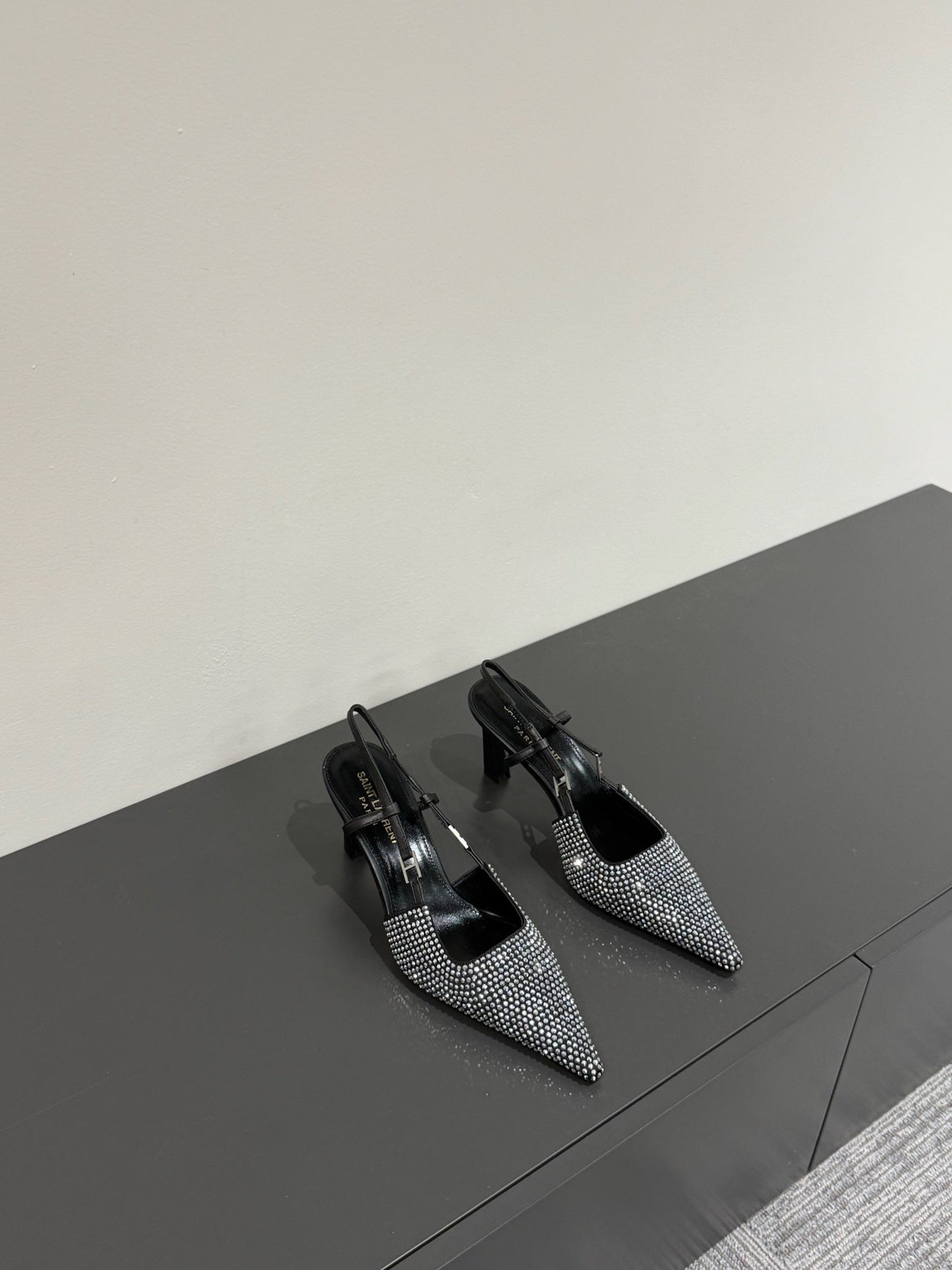 HIGH SLINGBACKS POINTED-TOE IN BLACK LAMBSKIN WITH SILVER CRYSTALS