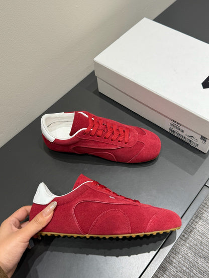 LACE-UP SNEAKER IN RED SUEDE