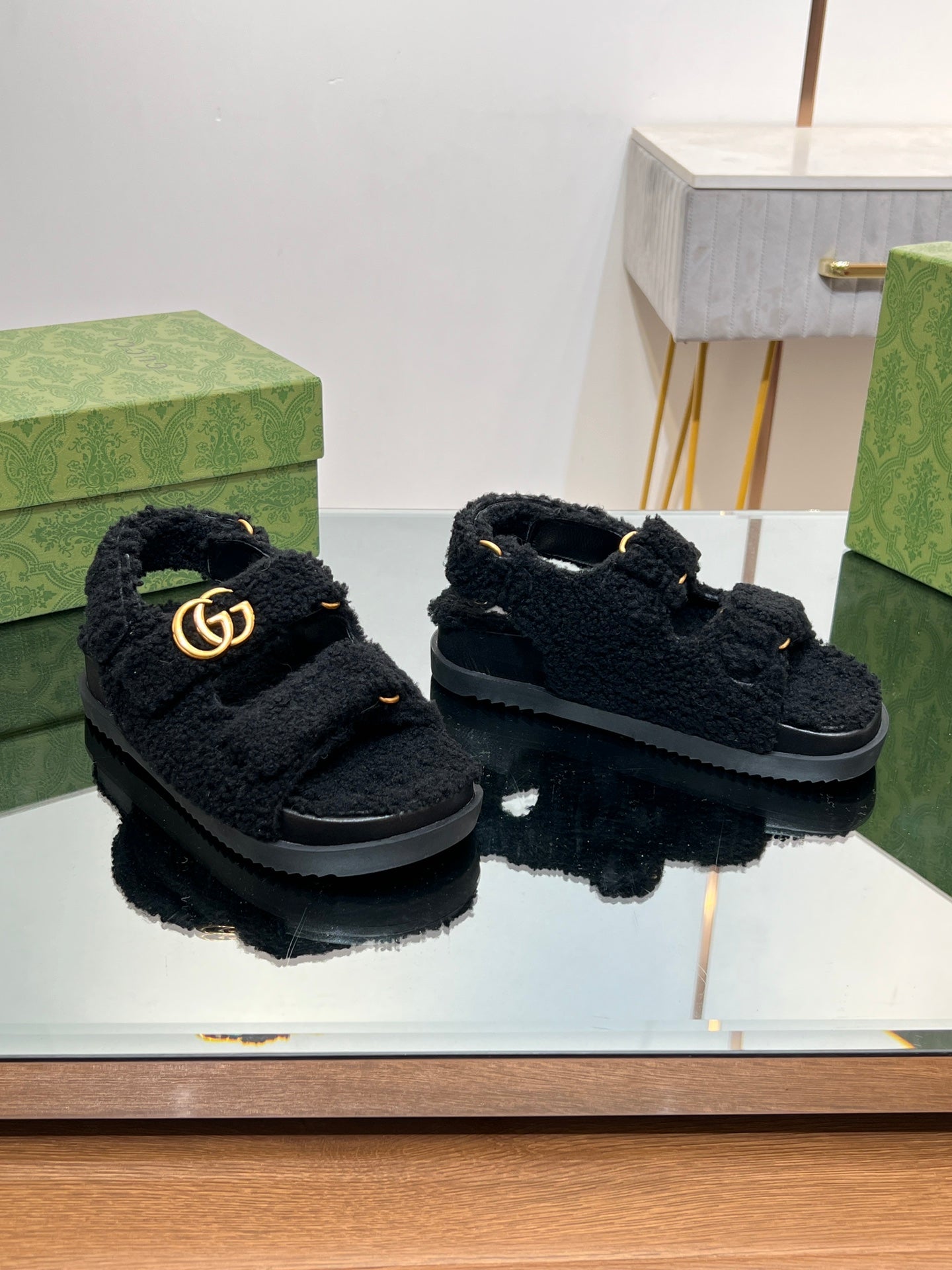 DAD SANDALS IN BLACK FLEECE WITH GOLD HARDWARE