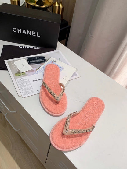 THONG SLIPPERS IN LIGHT PINK COWHIDE