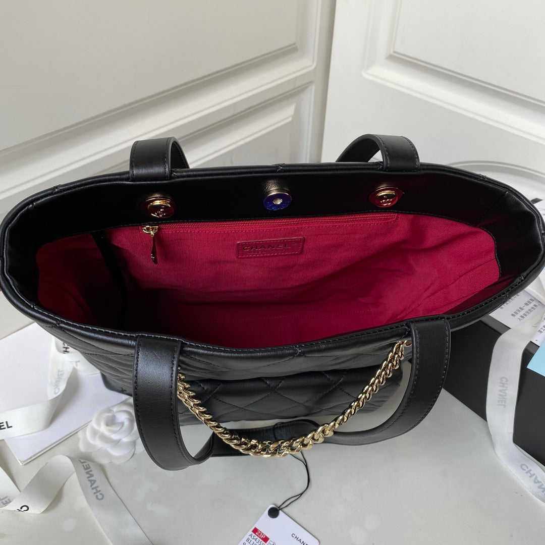 CC LARGE 33 HOBO SHOPPING BAG IN BLACK CALFSKIN