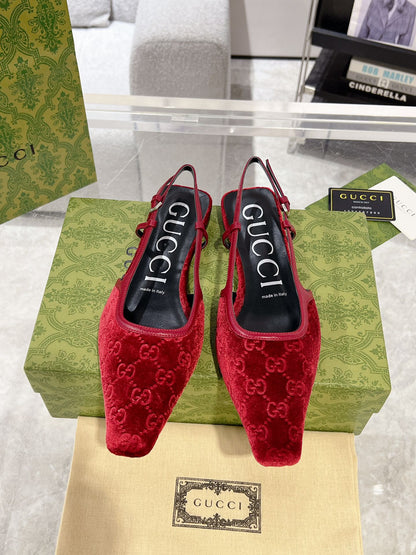 SLINGBACK FLATS IN CHERRY RED VELVET