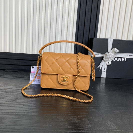 RETRO STYLE FLAP BAG 19 IN RAW SIENNE GRAINED CALFSKIN GOLD HARDWARE