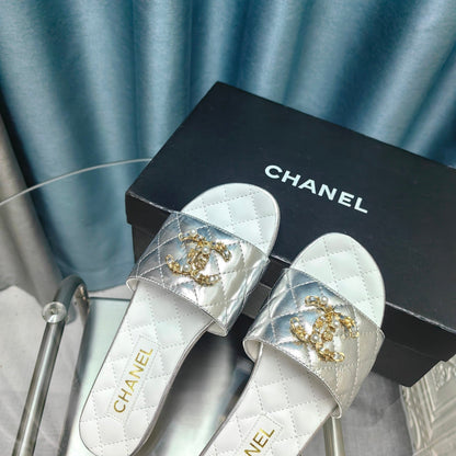 QUILTED SLIPPERS SILVER SHEEPSKIN
